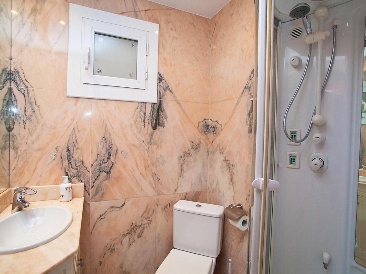 Apartment Pg Gracia - Valencia By Interhome バルセロナ エクステリア 写真